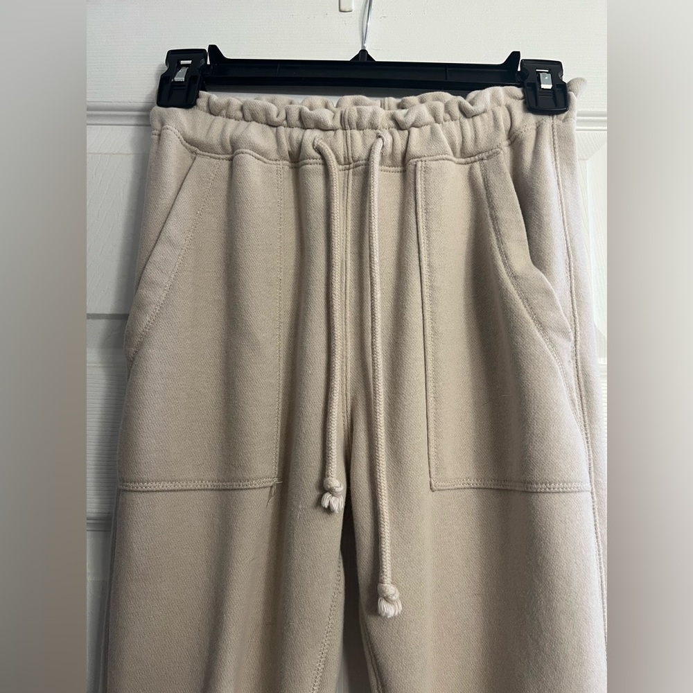 A&F Soft A&F collection Cloud Joggers Cream - Picture 6 of 9